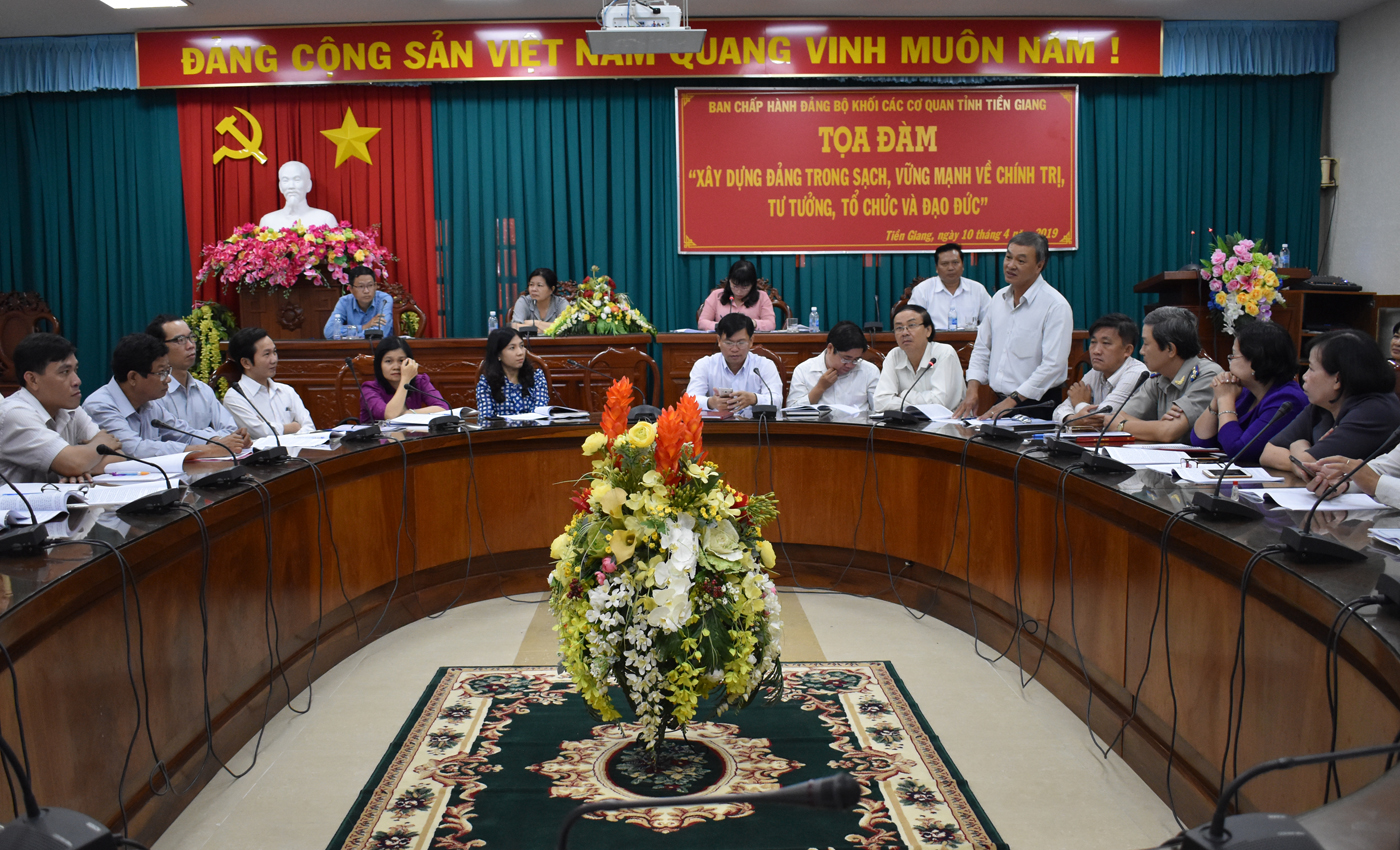 Quang cảnh buổi toạ đàm