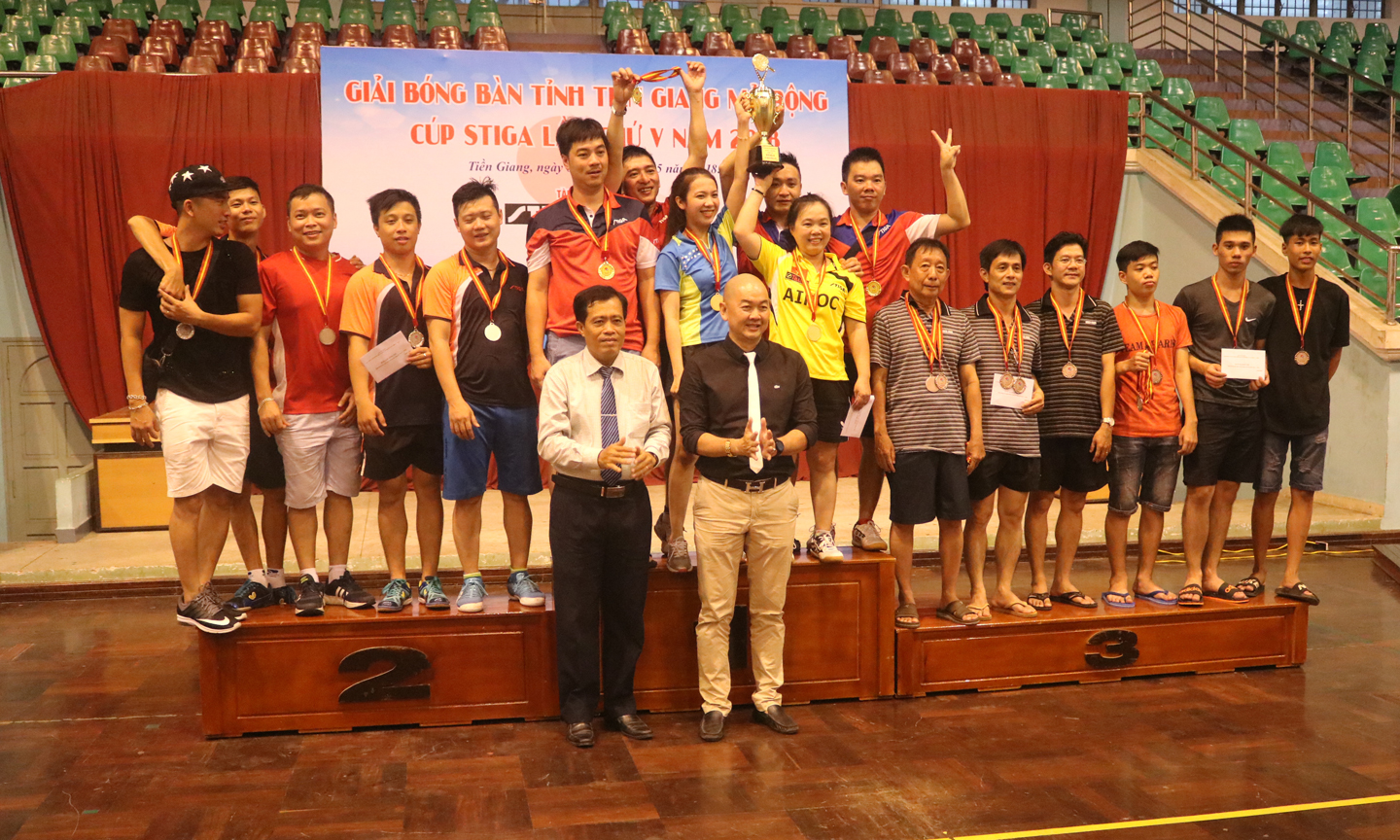 Trao thưởng cho các VĐV đạt thành tích ở Giải Bóng bàn Tiền Giang mở rộng tranh Cúp Stiga lần thứ V - năm 2018.