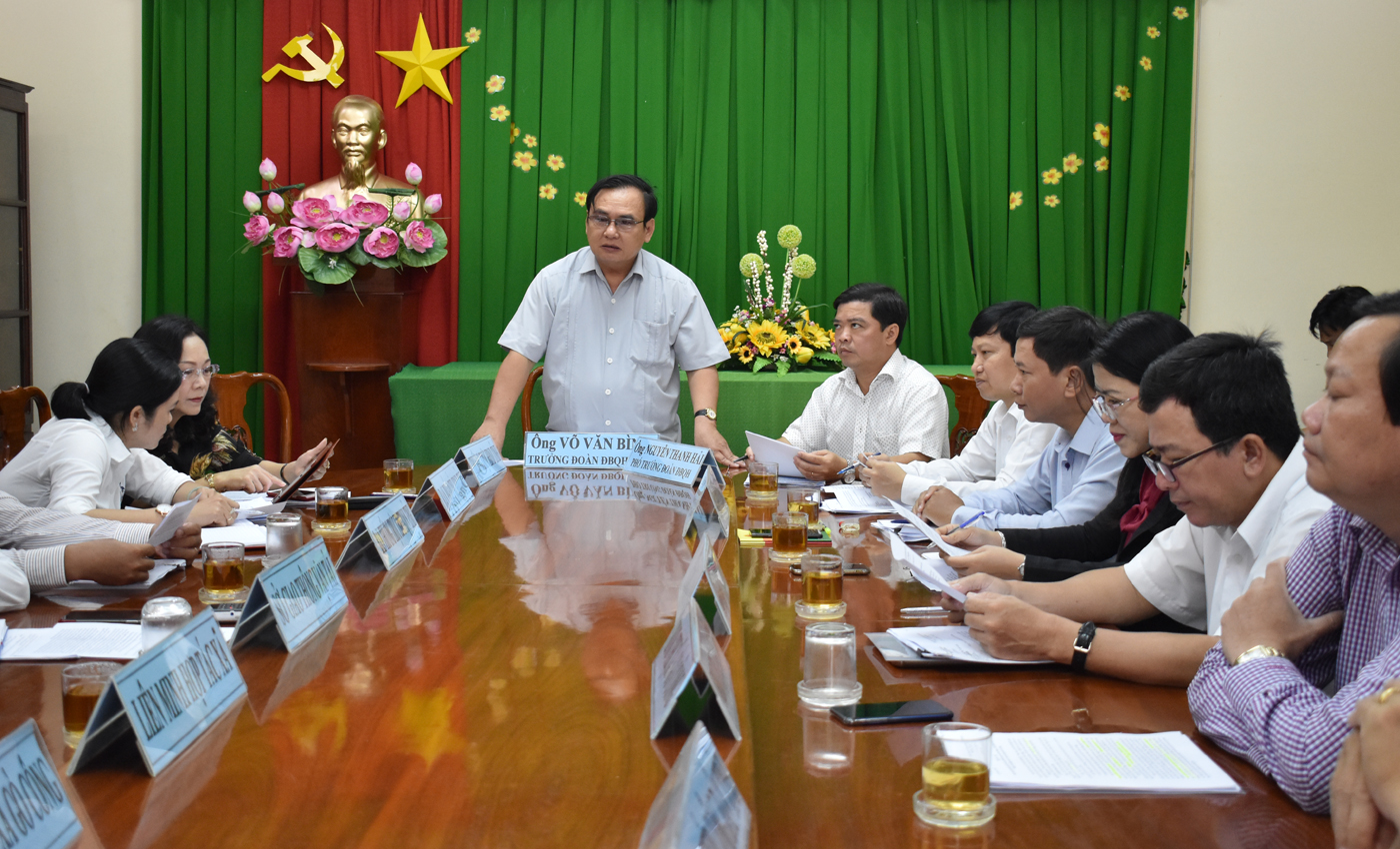 Đồng chí Võ Văn Bình phát biểu tại buổi tiếp, giải quyết khiếu nại của công dân