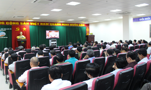 Quang cảnh điểm cầu Tiền Giang. 