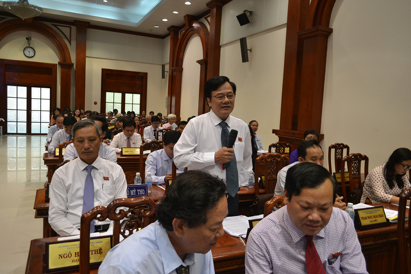 Đại biểu phát biểu tại kỳ họp