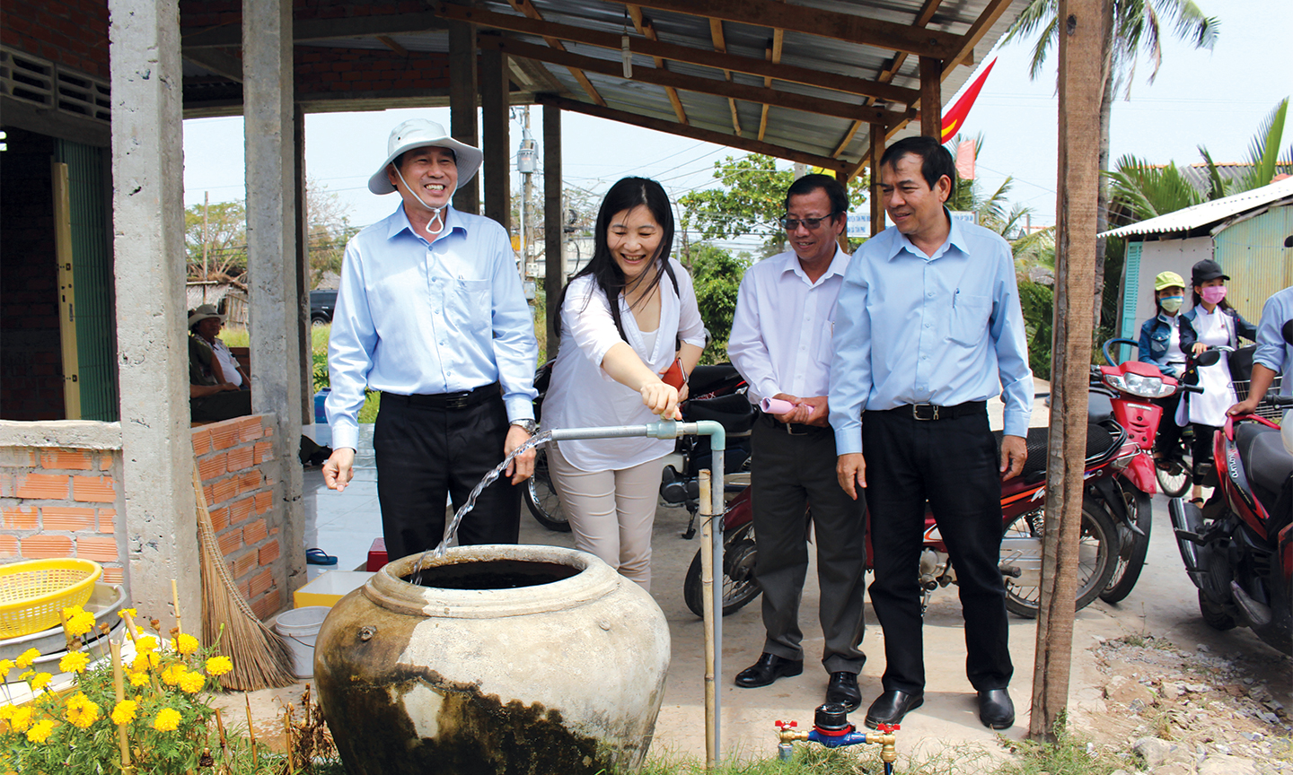 Những năm qua, tỉnh luôn nỗ lực đưa nước sinh hoạt về các huyện, thị phía Đông.								                                                      ảnh: MINH THÀNH