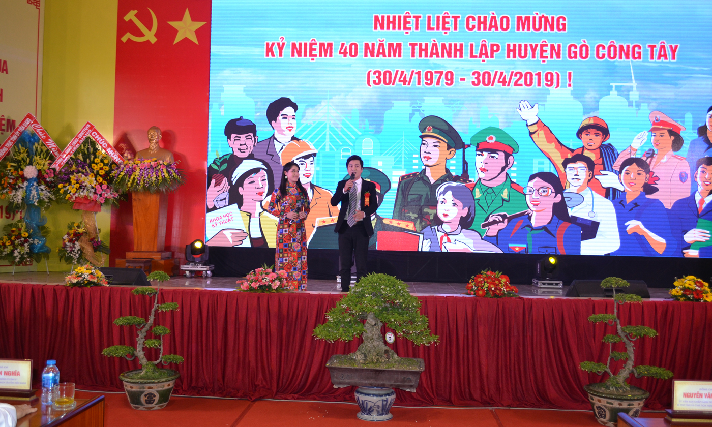 Văn nghệ chào mừng