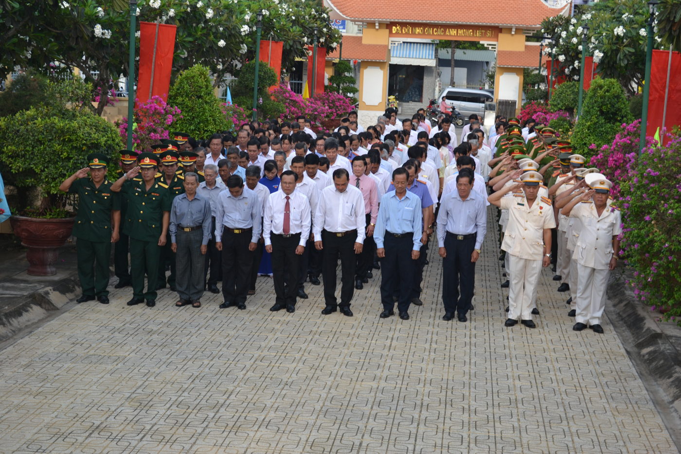Một phúc mật niệm tưởng nhớ các anh hùng liệt sĩ 