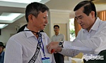 Tiễn 25 người có công tham quan thủ đô Hà Nội