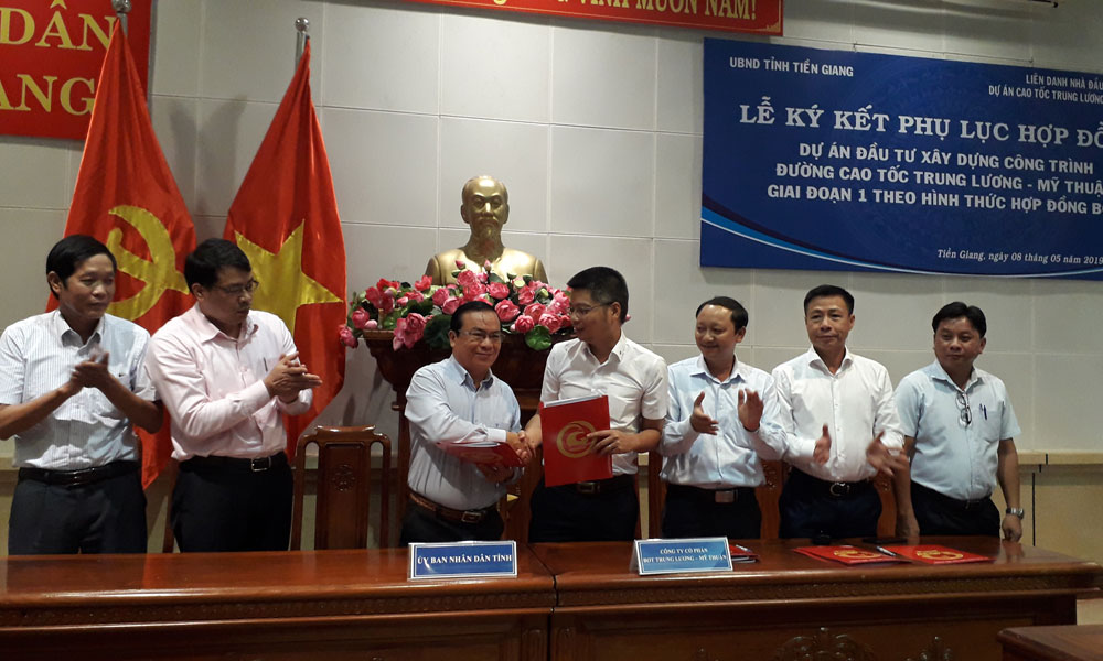 UBND tỉnh Tiền Giang và doanh nghiệp dự án cùng Liên doanh các nhà đầu tư ký kết phụ lục hợp đồng Dự án giai đoạn 1.
