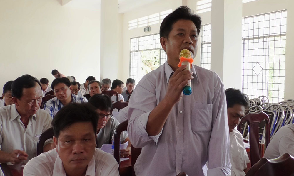 Người dân xã Ngũ Hiệp phát biểu ý kiến.