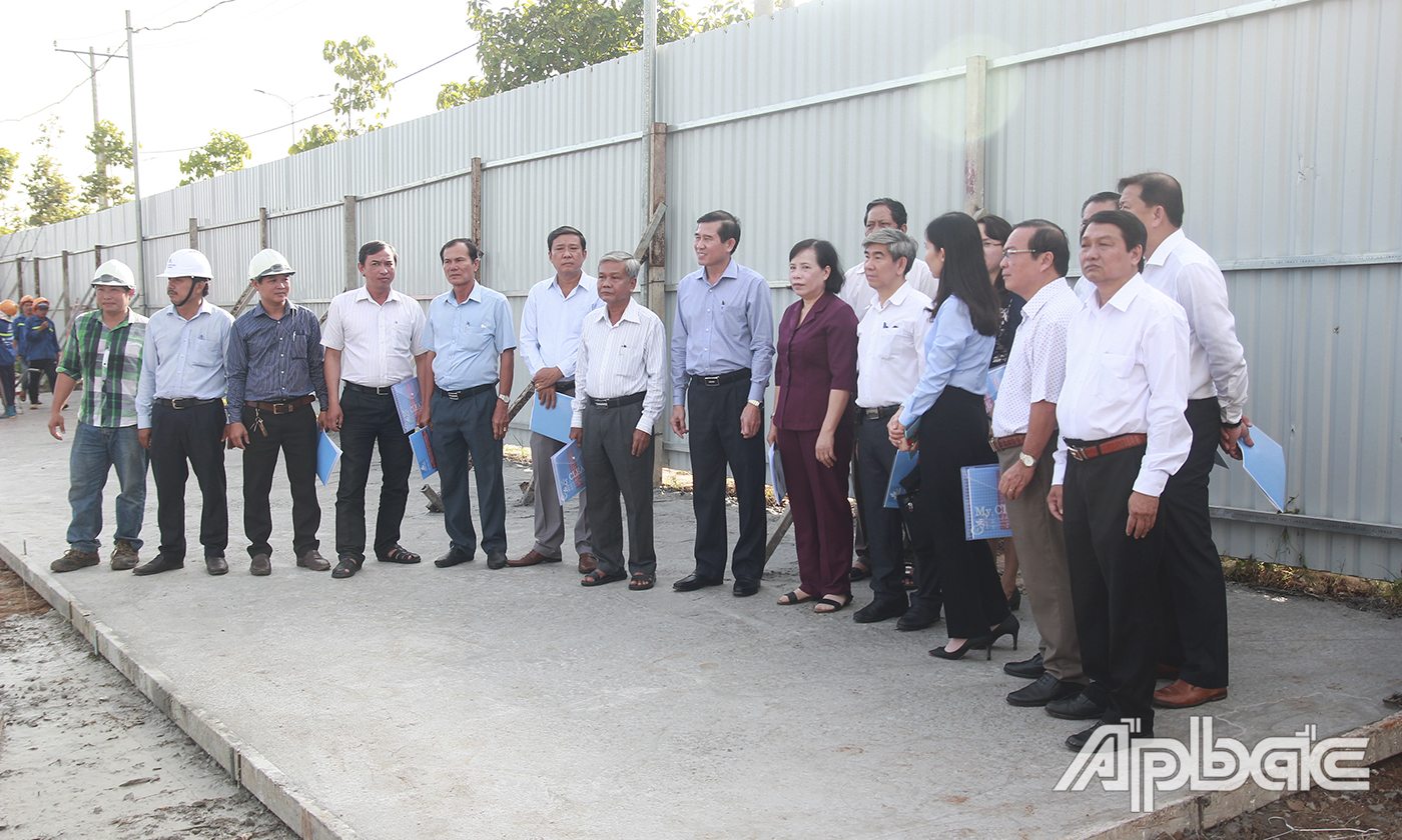 Lãnh đạo tỉnh đến dự tại buổi triển khai thi công.
