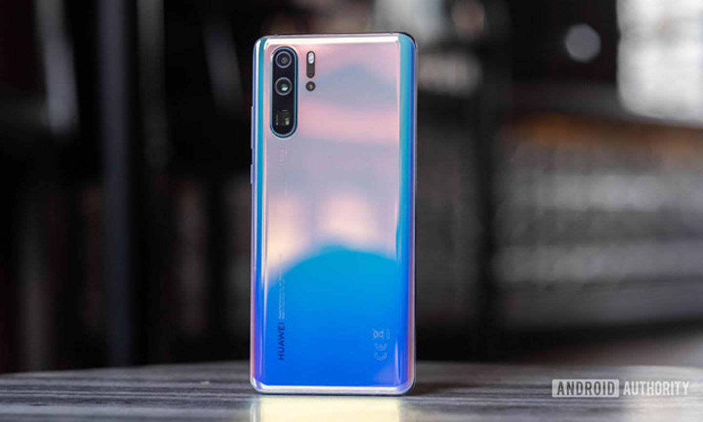 Theo PriceSpy, lượng người tìm hiểu thông tin về smartphone Huawei giảm rõ rệt so với tuần trước. Ảnh: Android Authority.