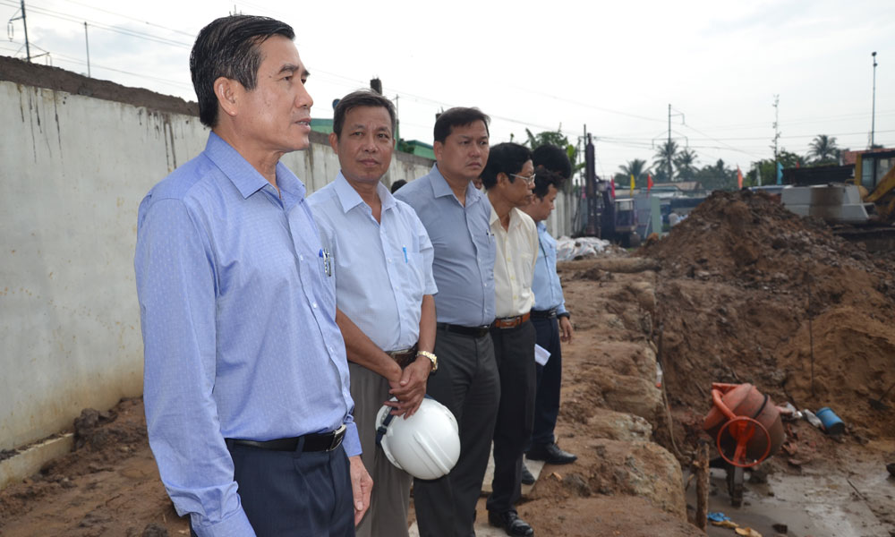 Đồng chí Lê Văn Hưởng kiểm tra Dự án Bệnh viên Đa khoa Tâm Minh Đức.