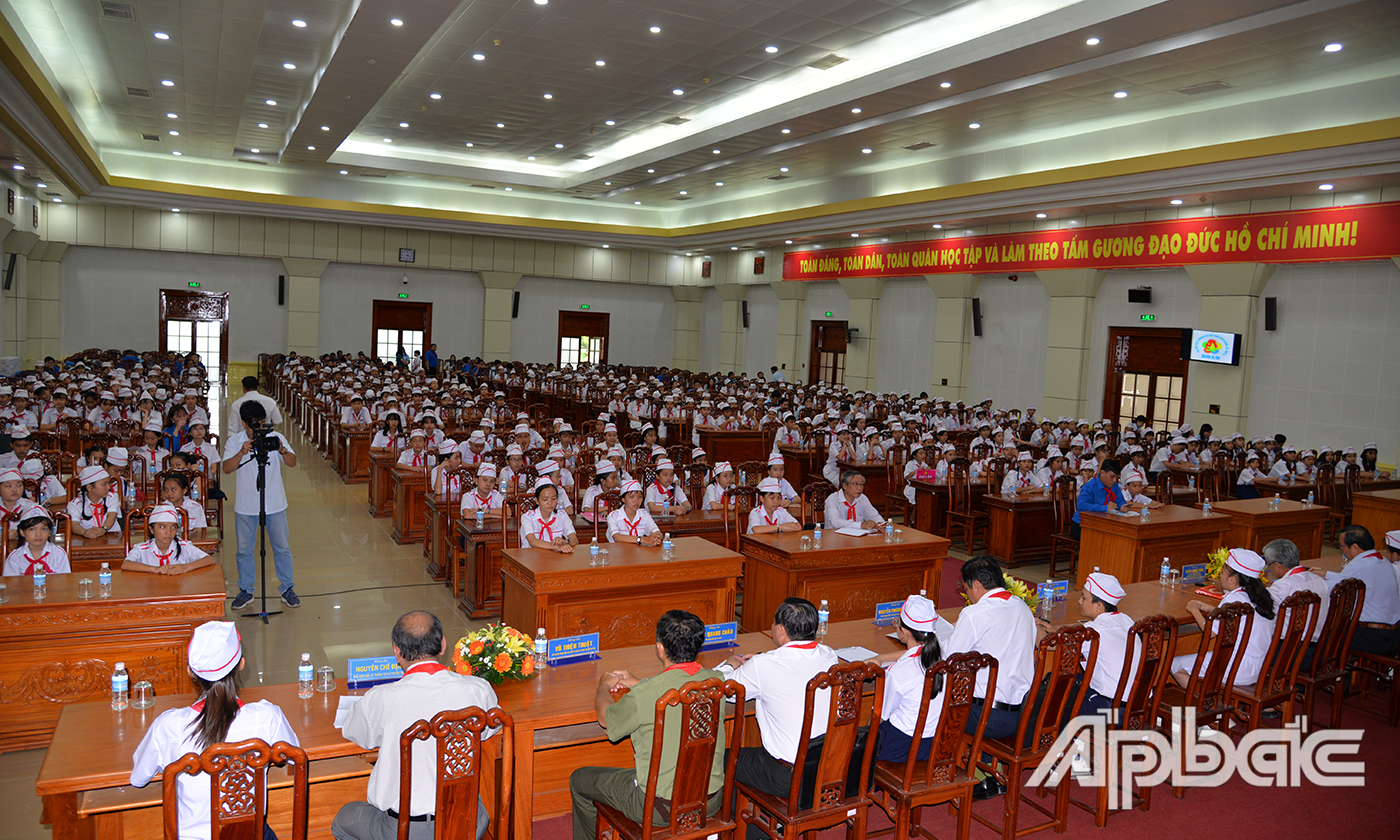 Quang cảnh buổi gặp gở
