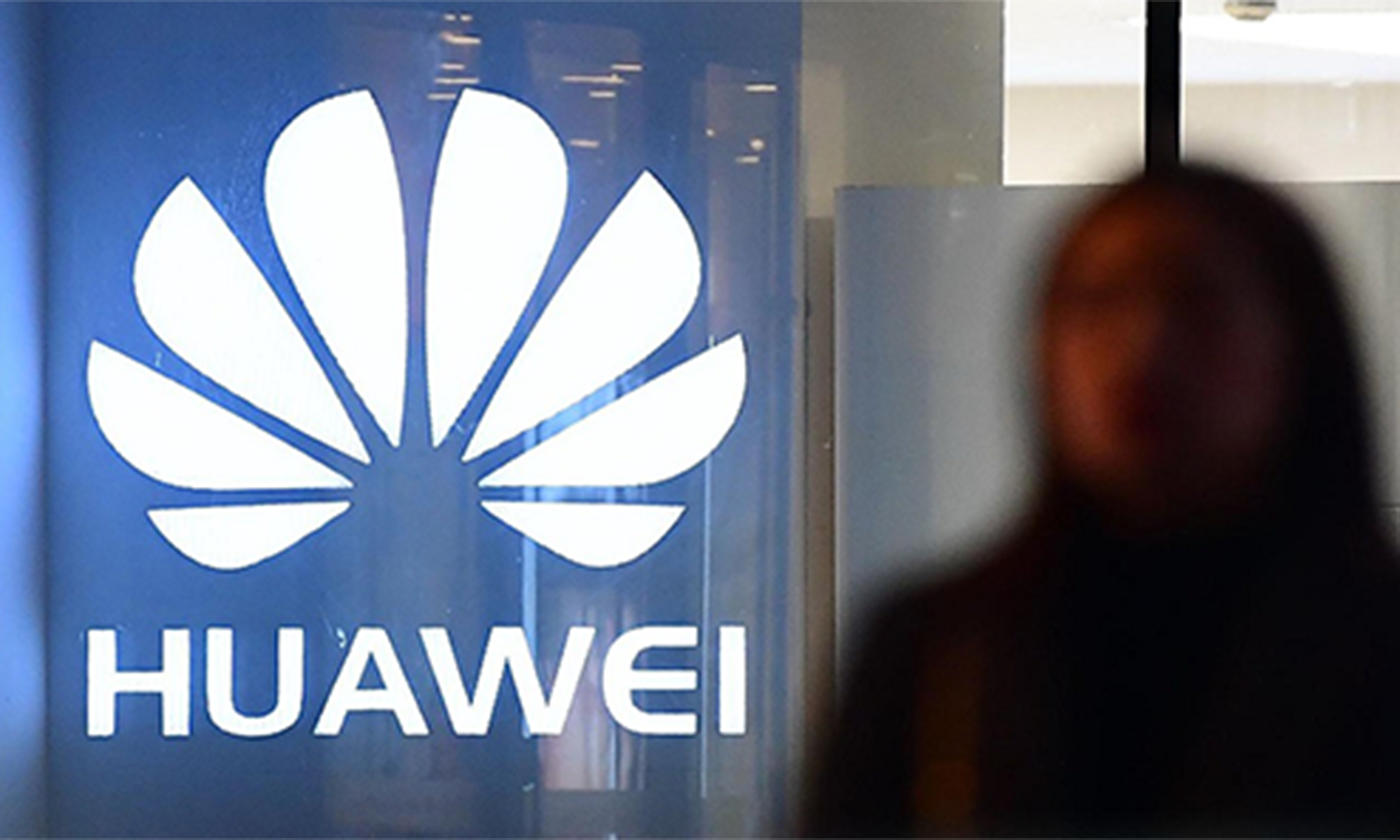 Huawei liên tiếp bị các công ty Mỹ ngừng hợp tác.