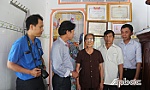 Báo Ấp Bắc: Thăm gia đình nhà báo liệt sĩ và nhân viên báo