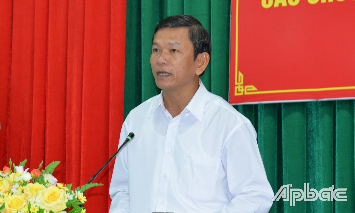 Đồng chí Bùi Thái Sơn phát biểu cảm nghĩ sau khi tham dự lớp học