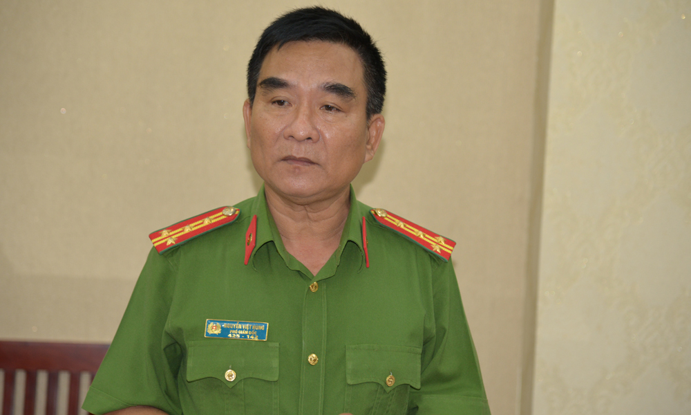 Phó Giám đốc Công an tỉnh Tiền Giang Phạm Việt Hùng phát biểu tại cuộc họp.