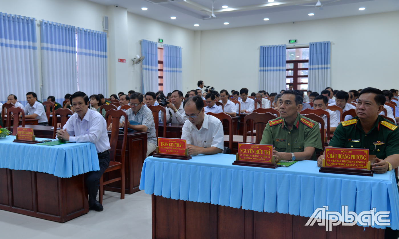 Bí thư Tỉnh và các Uỷ viên Ban Thường vụ Tỉnh uỷ tham dự Lễ Khai giảng