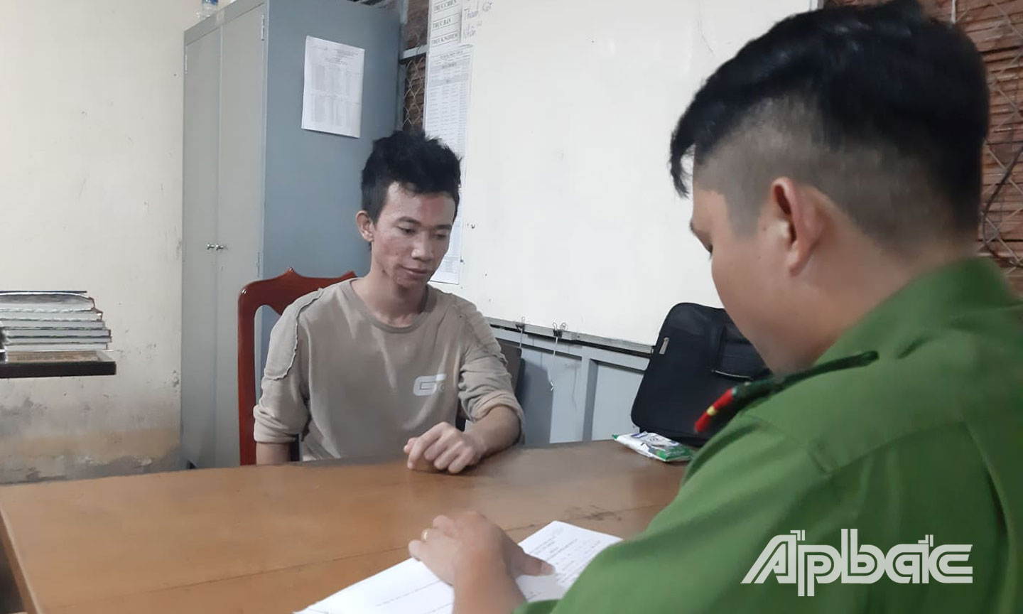 Đối tượng Hùng tại cơ quan Công an.