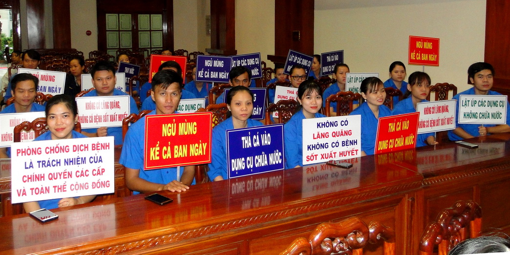 Đoàn viên, thanh niên tham gia mít tinh