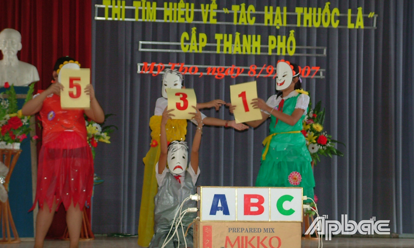 Hội thi Tìm hiểu về tác hại thuốc lá.