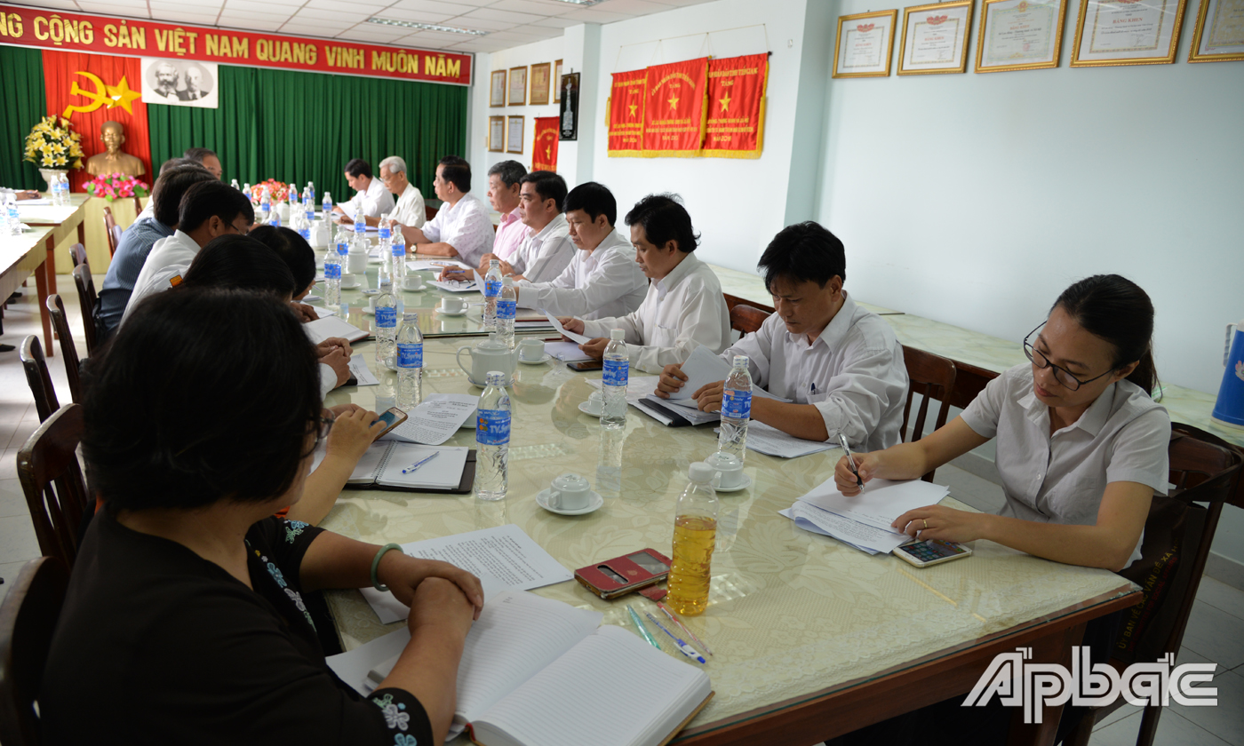 Quang cảnh buổi làm việc