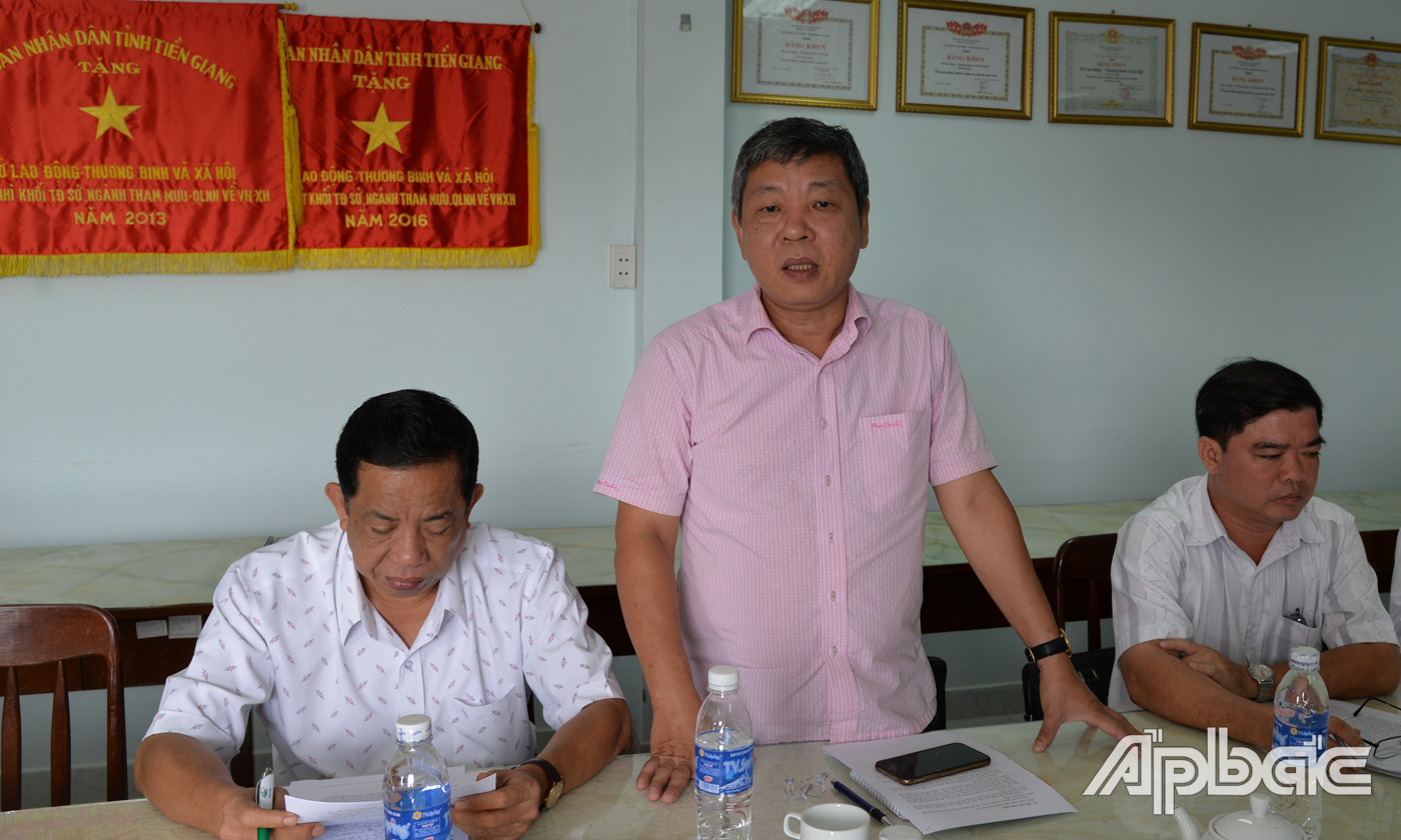 Phó Chủ nhiệm Ủy ban Các vấn đề Xã hội của Quốc hội Nguyễn Hoàng Mai phát biểu tại buổi làm việc