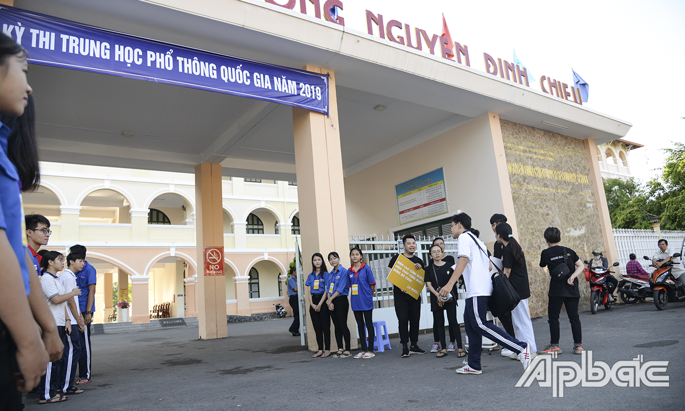 Tại điểm thi Trường THPT Nguyễn Đình Chiểu (TP. Mỹ Tho)