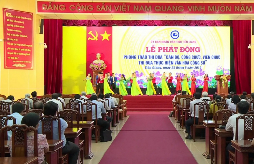 Văn nghệ chào mừng lễ phát động