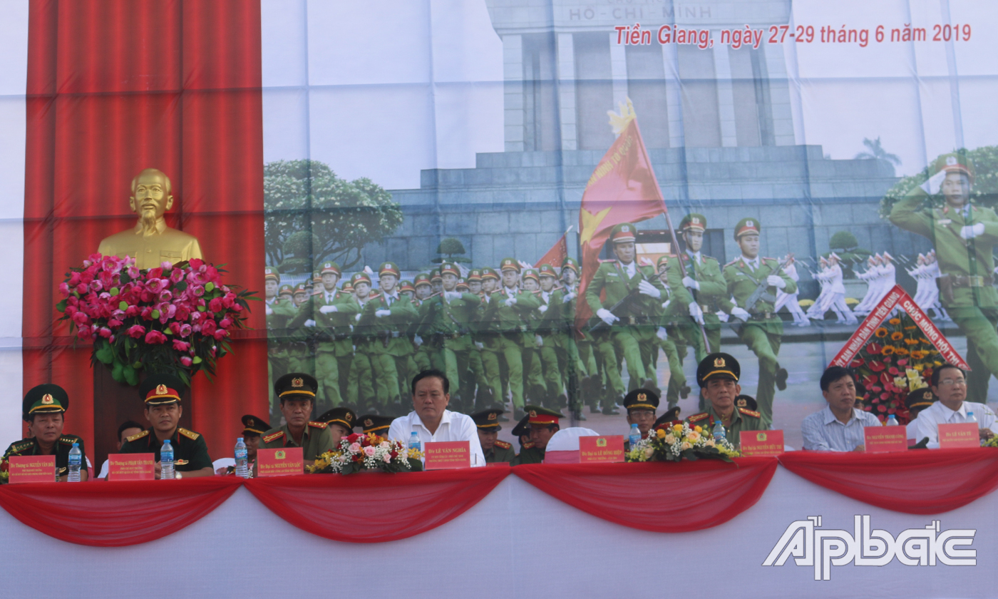 Các đại biểu tham dự hội nghị.