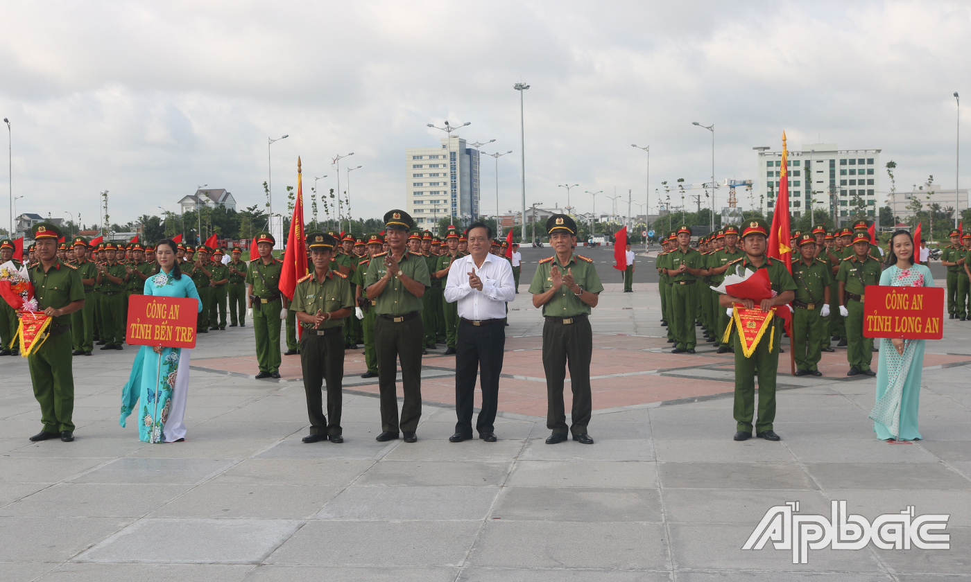 có 400 cán bộ, chiến sĩ tham gia hội thi