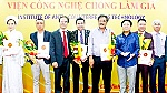 Bệnh sùng bái danh hiệu phải trị từ gốc