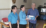 Liên đoàn Lao động thăm, tặng quà cán bộ công đoàn nghỉ hưu