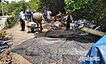 Một thiếu niên phụ hồ bị điện giật tử vong