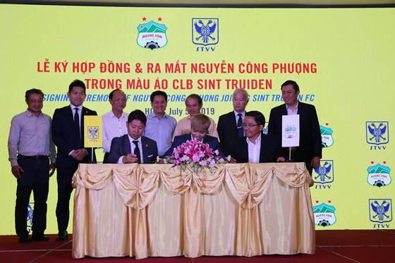 Toàn cảnh lễ ký hợp đồng