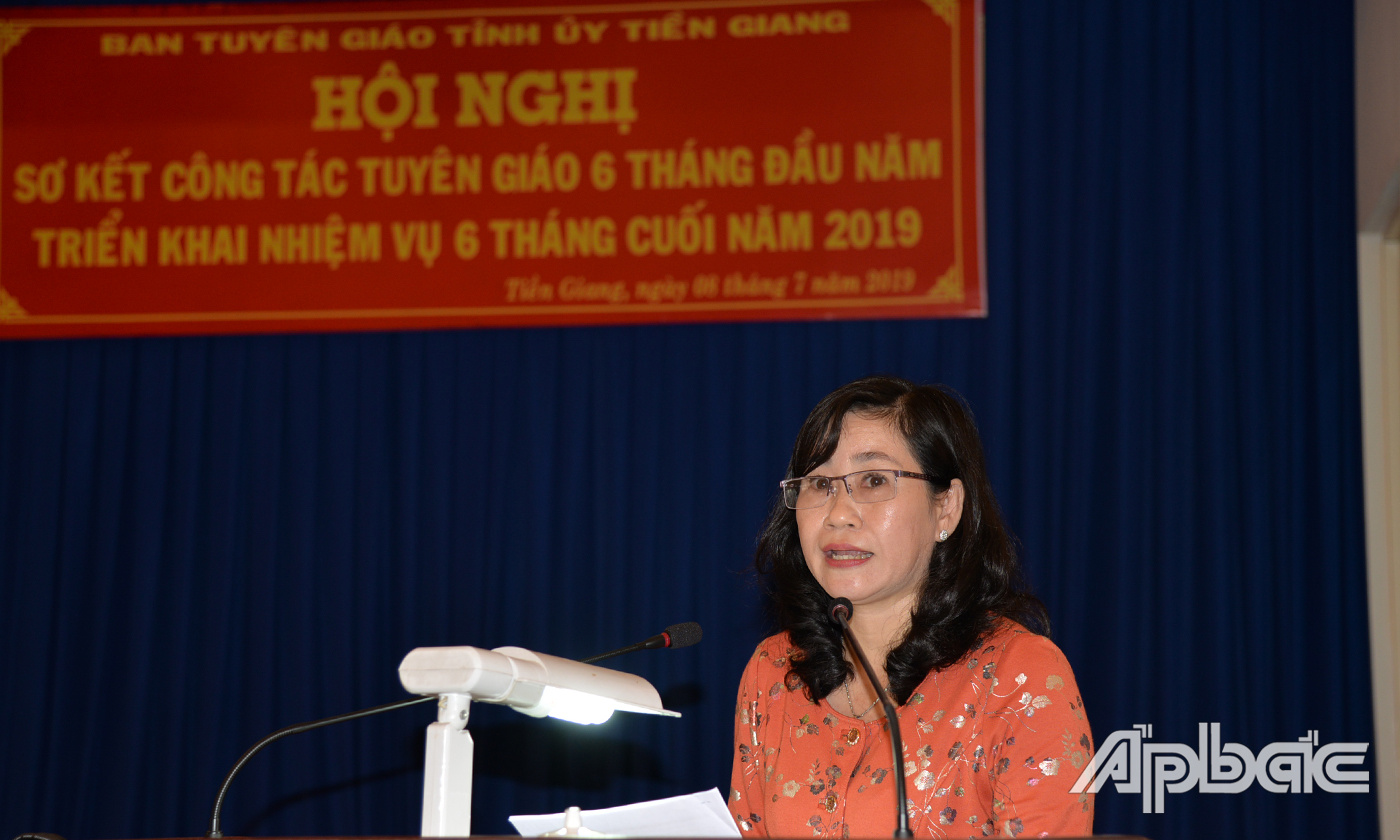 Đồng chí Châu Thị Mỹ Phương phát biểu tại hội nghị