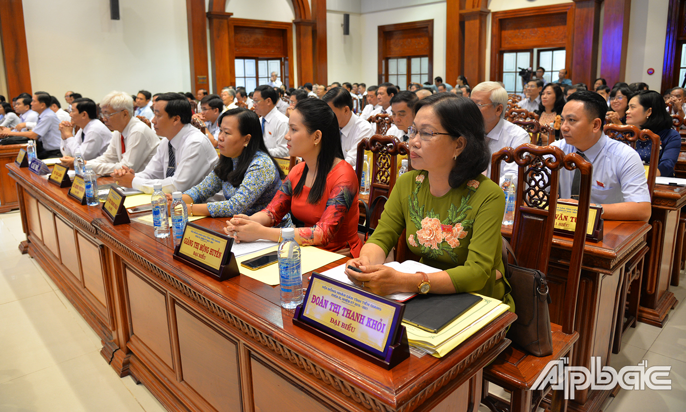 Quang cảnh kỳ họp lần thứ 9