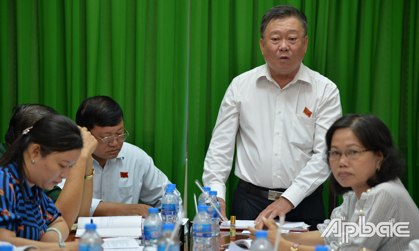 Đại biểu phát biểu tại phiên thảo luận tổ về tình trạng ô nhiễm môi trường hiện nay