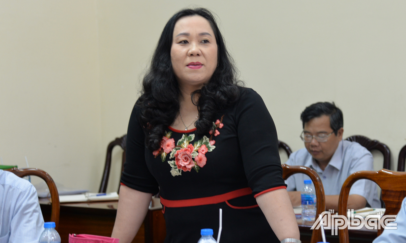 Đại biểu phát biểu về những bất cập khi khám bệnh bằng BHYT