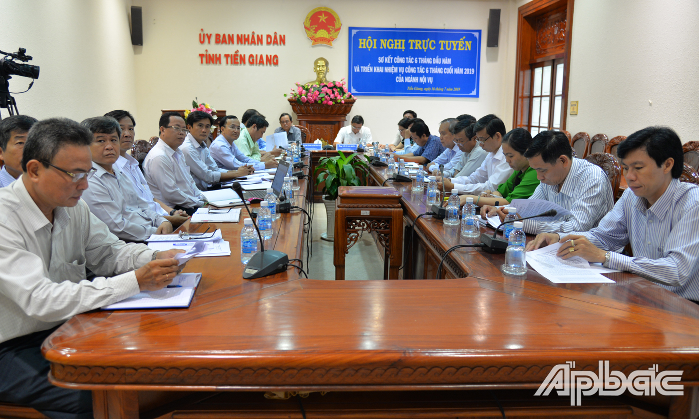 Tại điểm cầu Tiền Giang