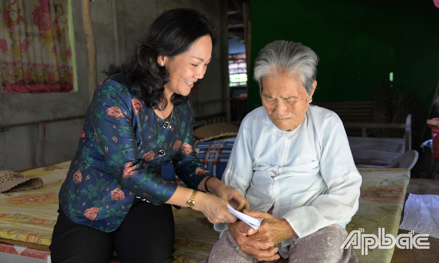 đồng chí Nguyễn Thị Sáng