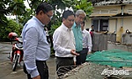 Đồng chí Trần Văn Dũng kiểm tra tình hình dịch bệnh sốt xuất huyết