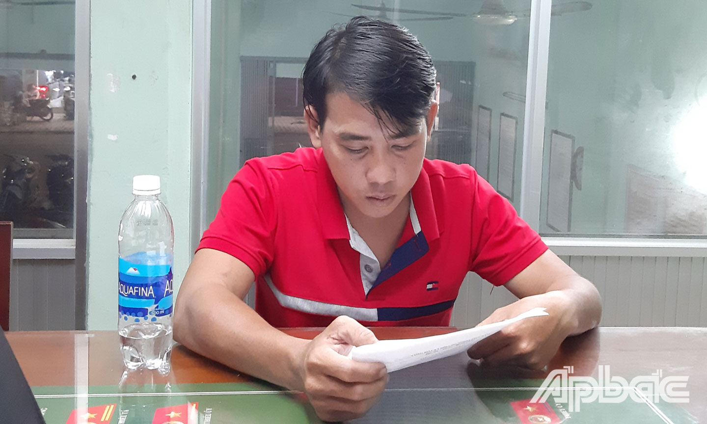 Cường tại cơ quan Công an.