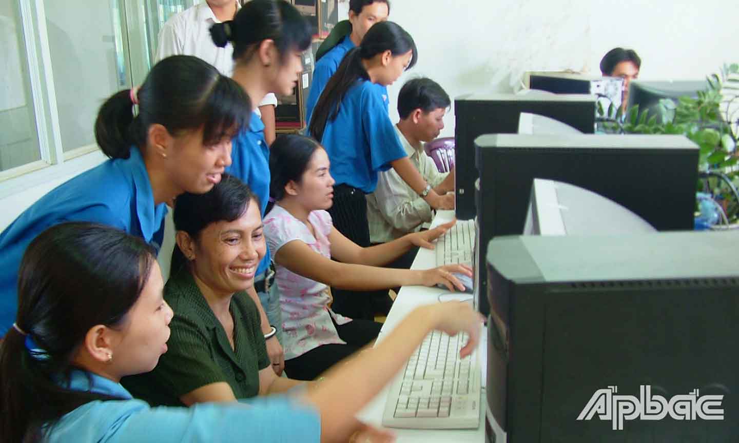 Chính quyền điện tử là hướng đi tất yếu hiện nay.