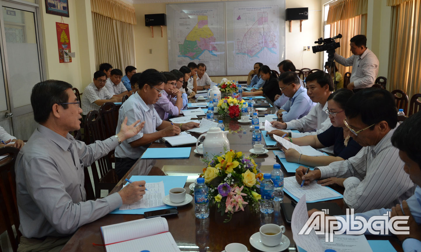 Quang cảnh buổi làm việc.