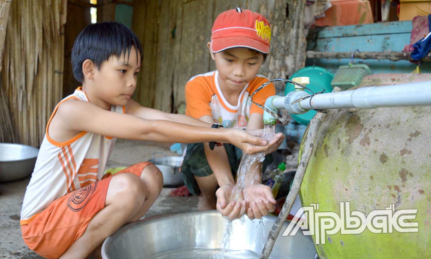 Các ngành chức năng của tỉnh chuẩn bị các “kịch bản” ứng phó hạn - mặn năm 2020, bảo vệ  sản xuất, nước sinh hoạt cho người dân.