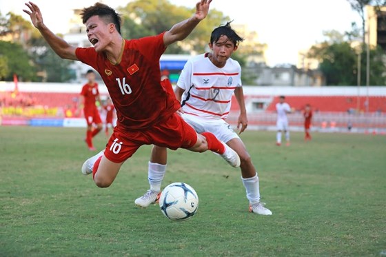 Trận thua Campuchia như giọt nước tràn ly... Ảnh: NGUYỄN HOÀNG