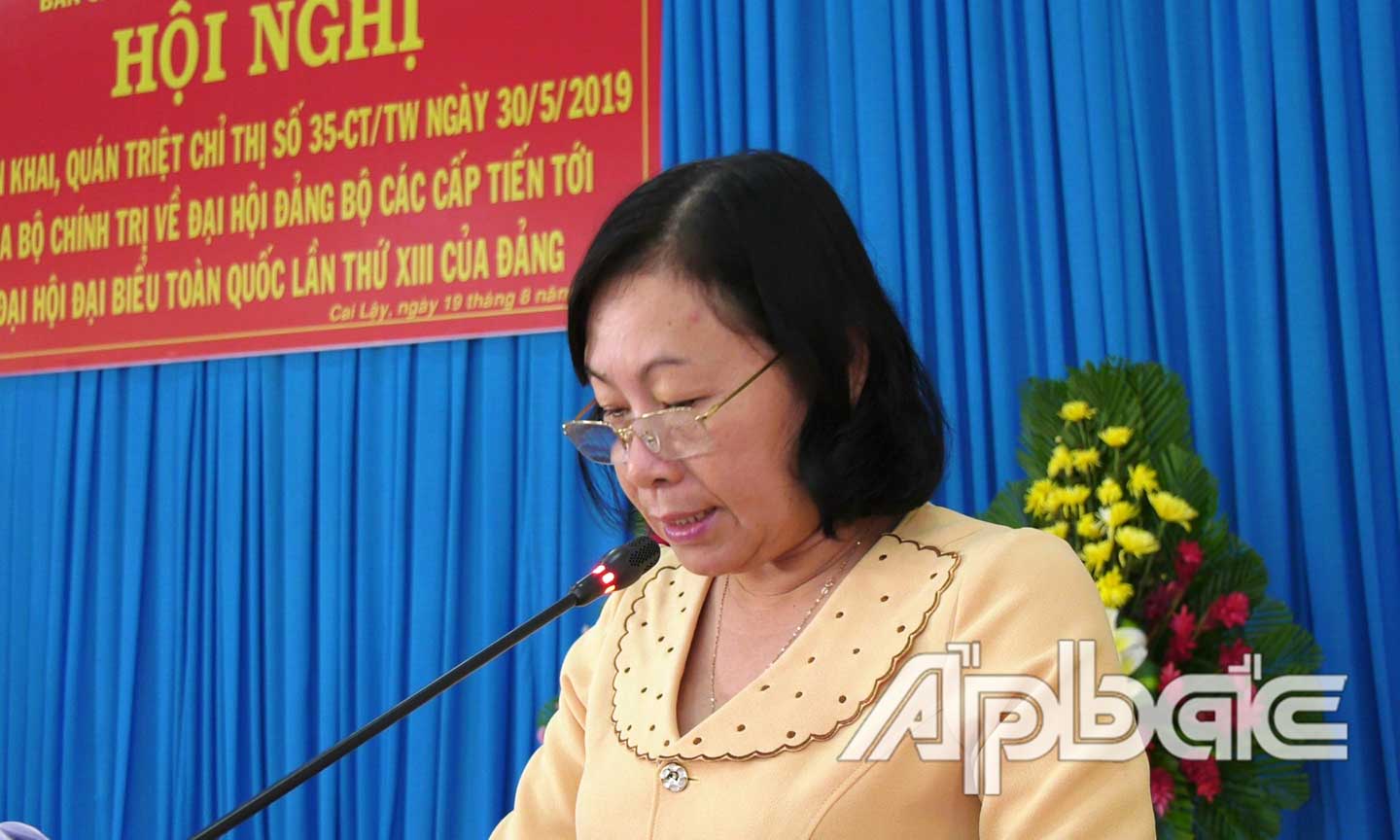 : Bà Nguyễn Thị Hồng Tuyến, Tỉnh ủy viên, Bí thư Huyện ủy Cai Lậy phát biểu chỉ đạo tại hội nghị.