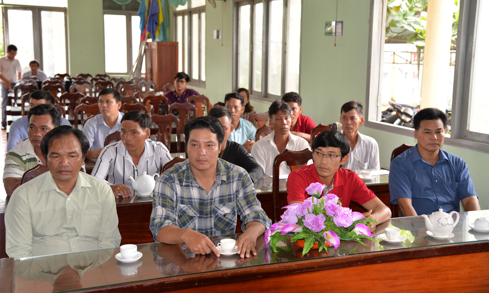 Chủ tàu, thuyền trưởng, ngư dân đến dự lễ.