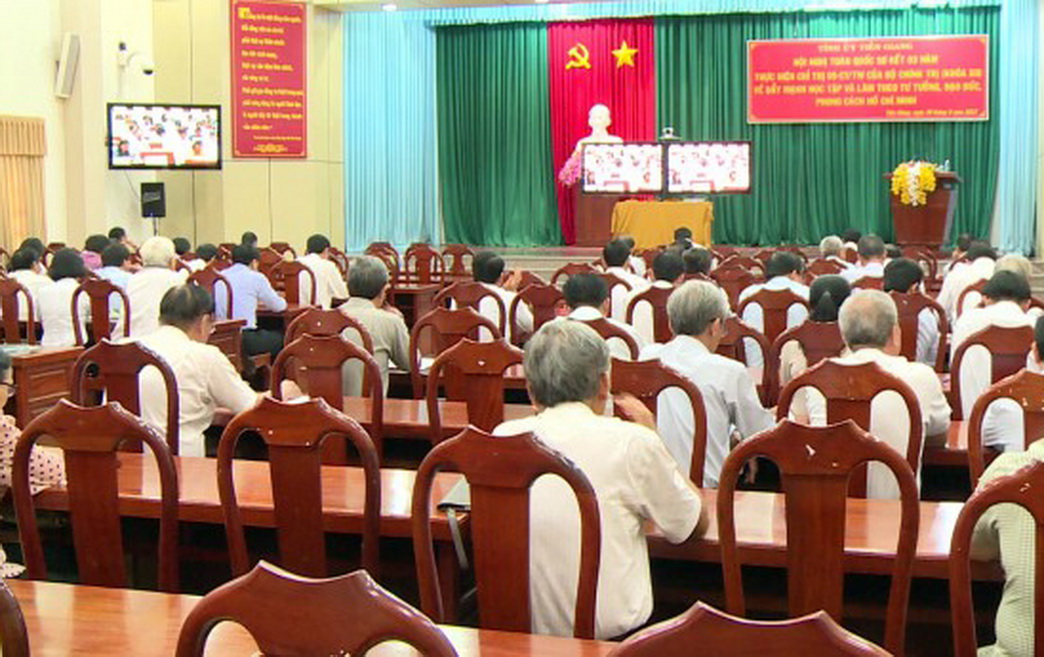 Quang cảnh hội nghị