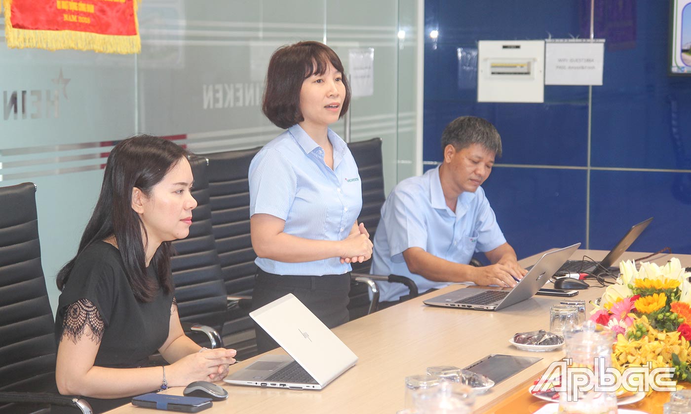 Lãnh đạo Công ty TNHH Nhà máy bia Heineken Việt Nam - Tiền Giang phát biểu ý kiến