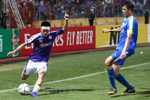 Tiền đạo Văn Quyết có phong độ cao tại câu lạc bộ Hà Nội FC nhưng không được triệu tập lên tuyển Việt Nam. (Ảnh: Nguyên An)